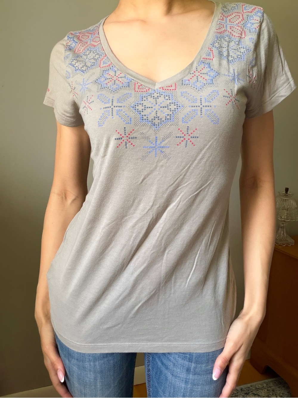 Columbia Gray Nordic Snowflake V Neck Tee S Petite